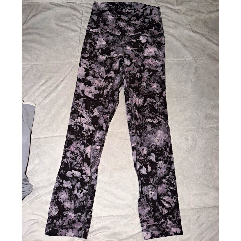 lululemon Cropped Pull-On Leggings Women’s 2 Black/Gray Floral Activewear